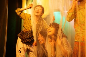 前回公演『緑の指』©キベジュンイチロウ／2012